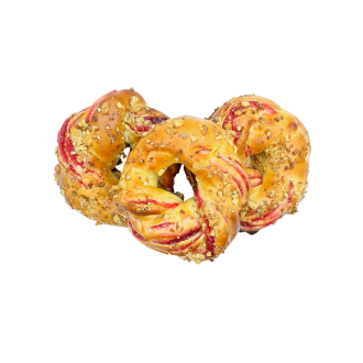 Булочка с джемом и арахисом