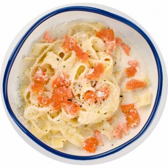 Феттучини с форелью домашнего посола в сливочно-коньячном соусе VIP
