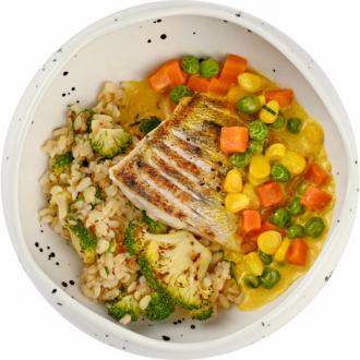 Филе судака с овощным соусом карри и булгуром VIP