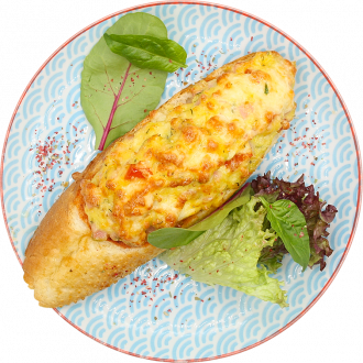 Горячий бутерброд с сыром и ветчиной