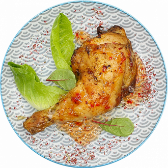 Куриное бедро на гриле с сырным соусом