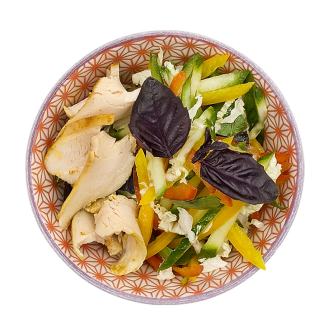 Салат из курицы с овощами