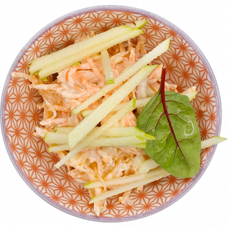 Салат из моркови с яблоками и со сметаной