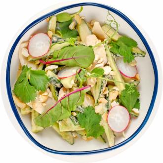 Салат из огурца с кальмаром, соусом кайсо и орехом кешью VIP 