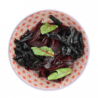 Салат из свеклы с черносливом и орехами