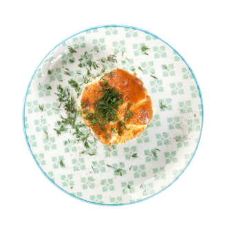 Омлет с крабовыми палочками и луком